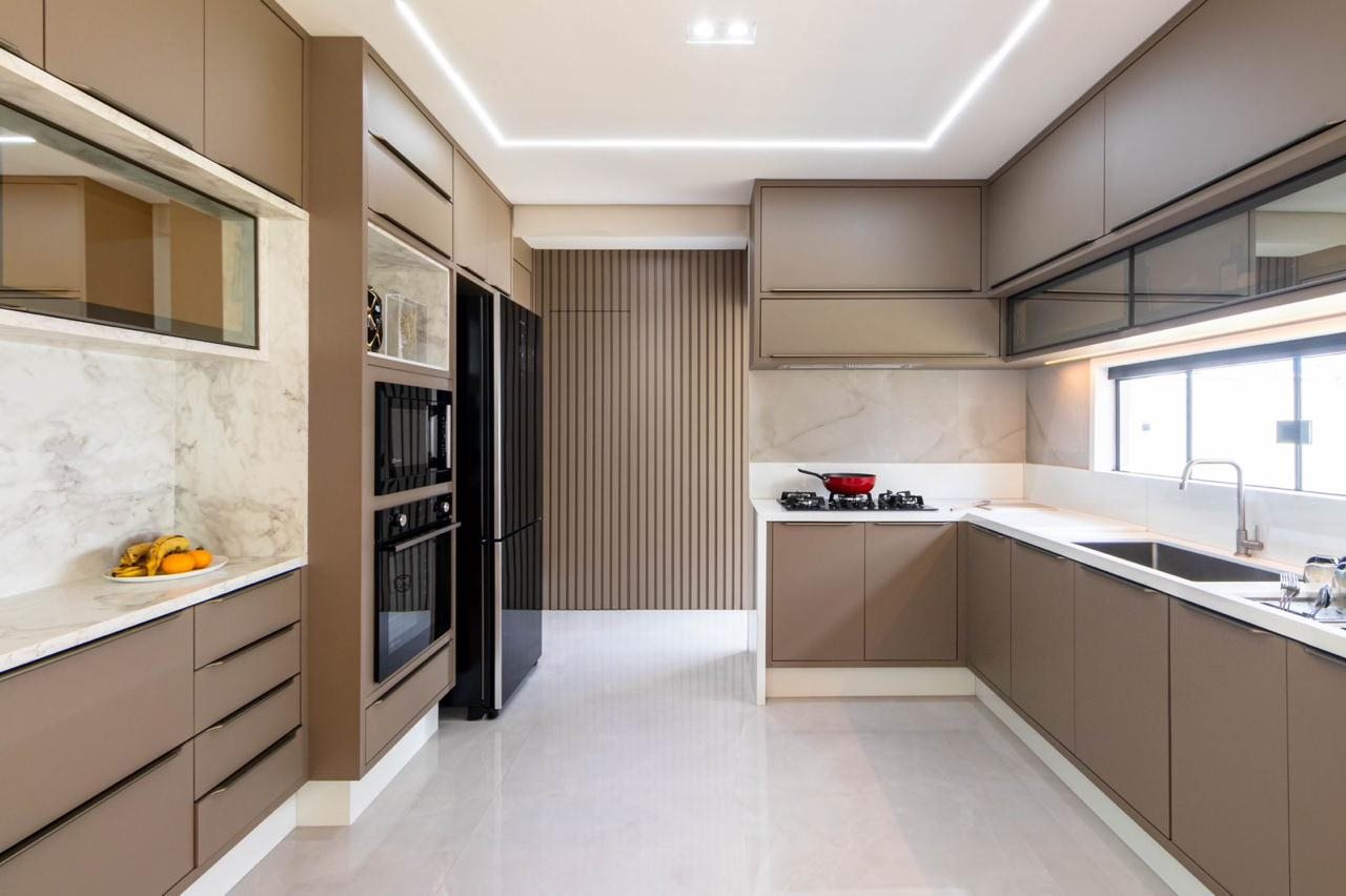 Cozinha com bancada em pedra da NG Engenharia